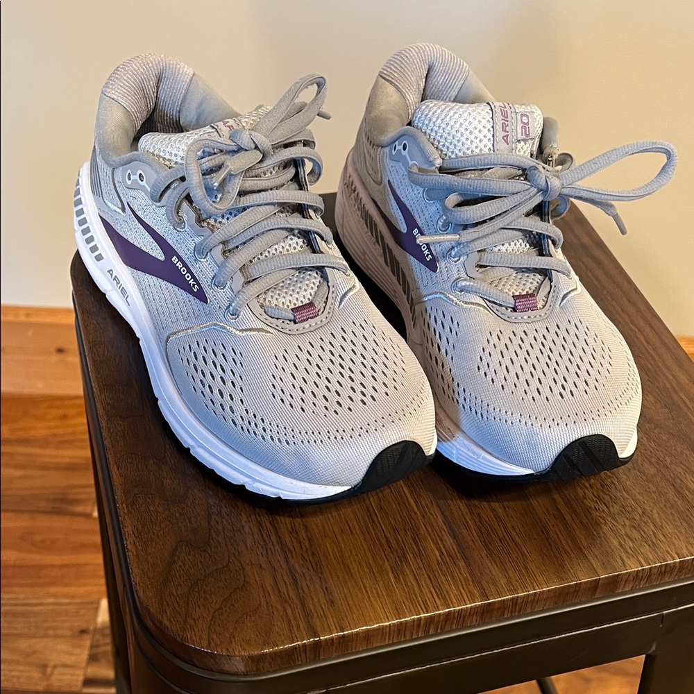 Brooks Ariel Athletic Shoes Women’s Size 8